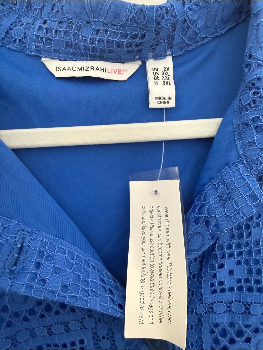 Isaac Mizrahi Royal Blue Eyelet Button-Front Jacket. Size 2x - Picture 3 of 5